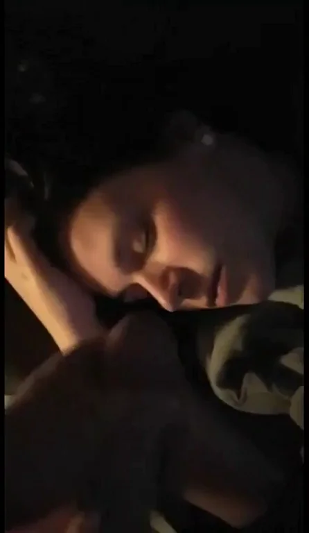 Waking Up with a Hot Cum-Filled Kiss 💦😈