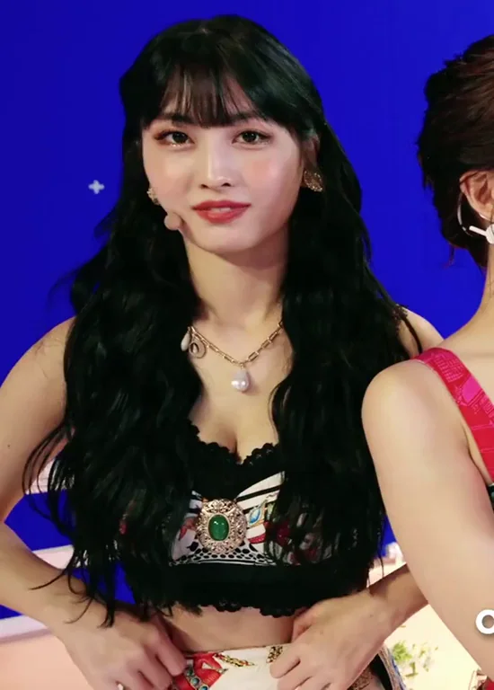TWICE - Momo