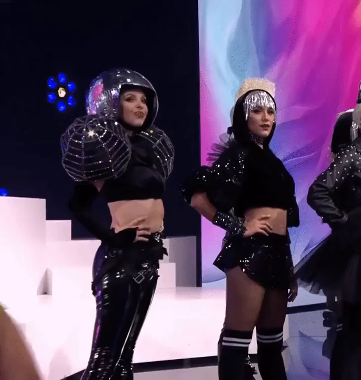 Leni Klum's Slutty Runway Tease: Big-Tit Celeb Struts in Shiny Leather