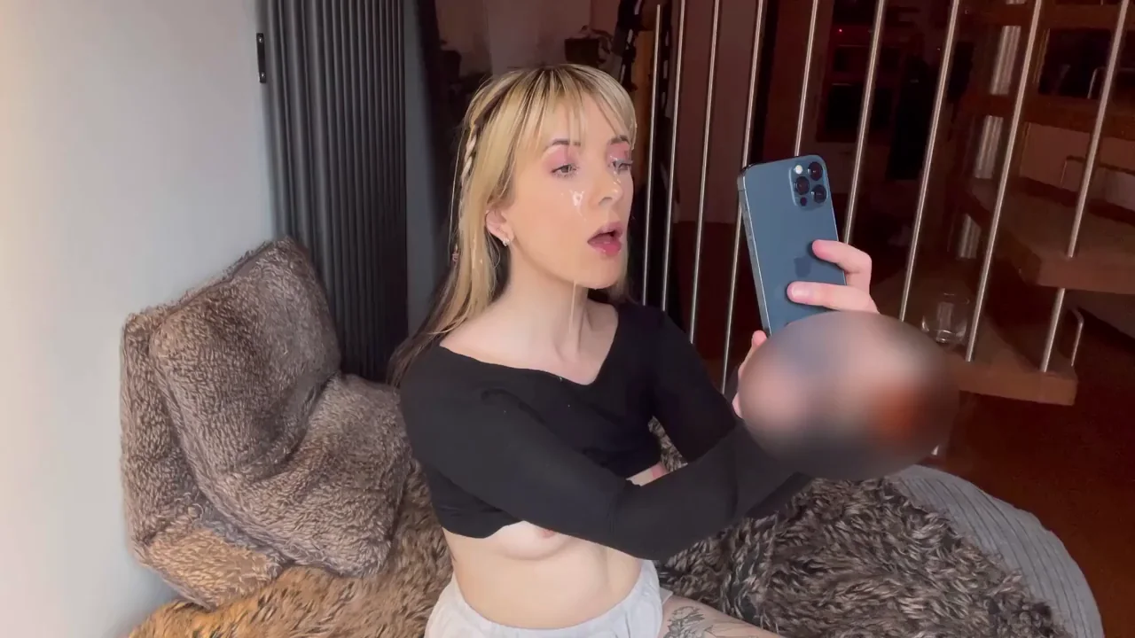 Taking cumshot selfies 😁‹