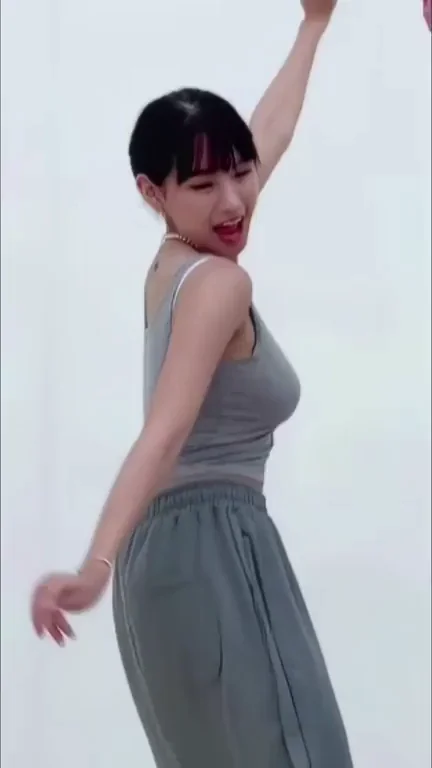 Natty's Kiss of Life: Slutty Dance Tease Fap Fuel