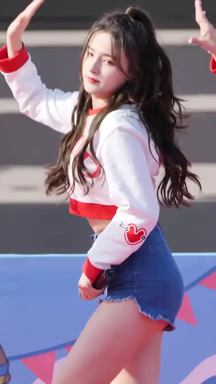 [Throwback] MOMOLAND - Nancy