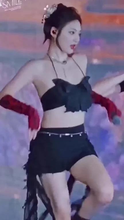 Ningning's Slutty Stage Tease: aespa's Curvy K-Pop Fap Fuel