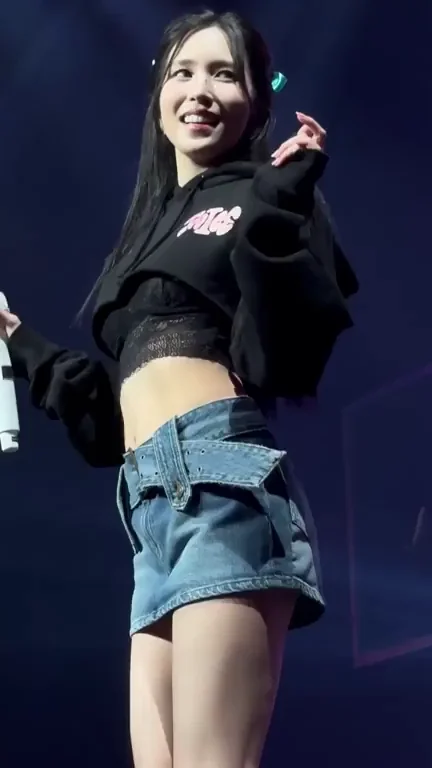 TWICE - Mina