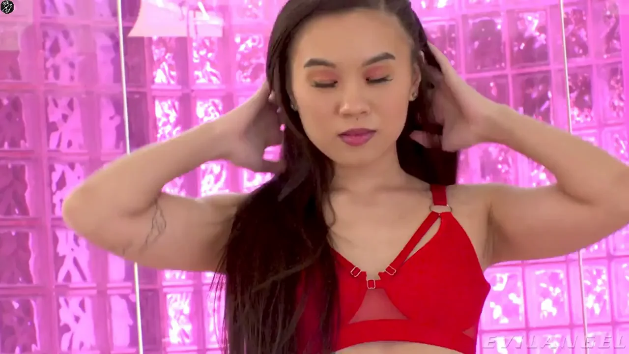 Kimmy Kimm's Sloppy POV Suck, Pound & Cum Blast Facial 💦🍆👅
