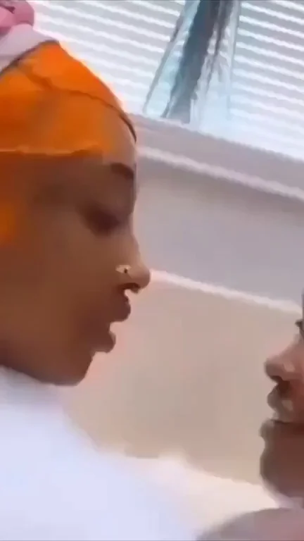 Steamy Bath Lip-Locks: Turbaned Hotties Sucking Face