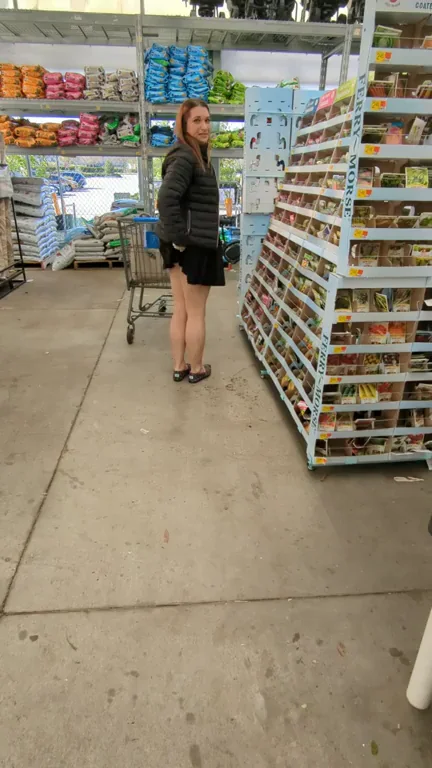 I love hunting for seeds! [GIF]