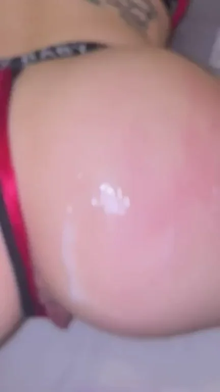💦 Homemade Cum Blast on My Juicy Ass 😍