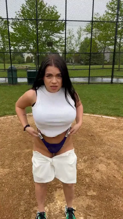 Flashing my tits makes me so horny ;)