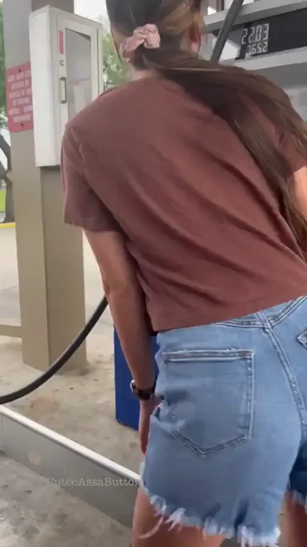 I'll pump your gas and you can pump my ass