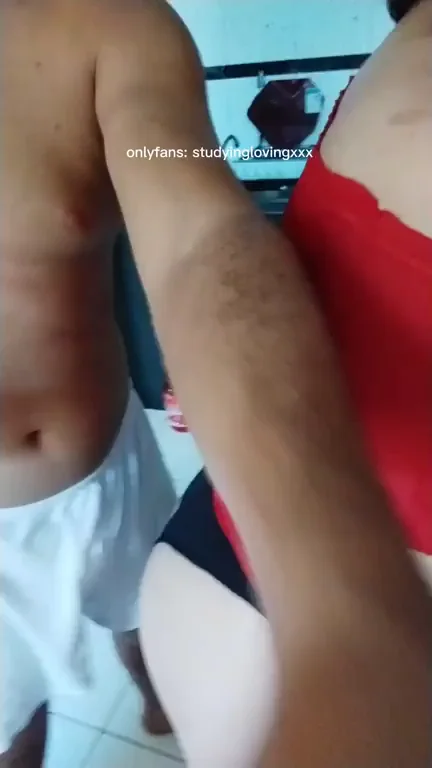 🔥 Thick Latina Amateur Shakes Her Massive Booty 🍑💦