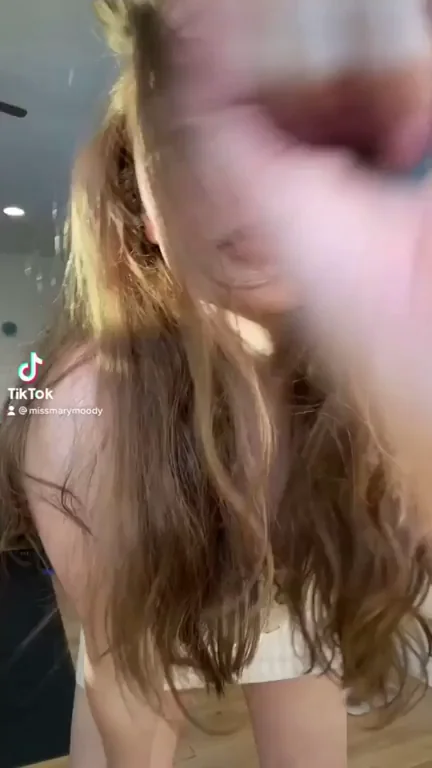 Mary Moody's Pale Jiggly Booty Tease 🍑💦