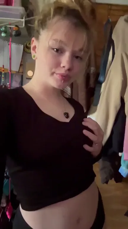 need a stranger to stretch out my tight little ass