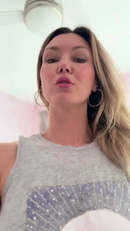 [OC] Surprise titty flash