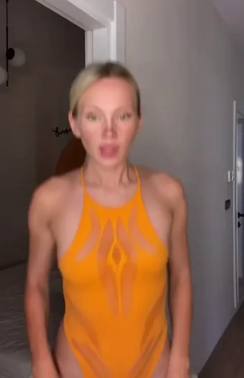Blonde Babe Strips Fast to Flaunt Her Perky Cute Tits 🔥🍒
