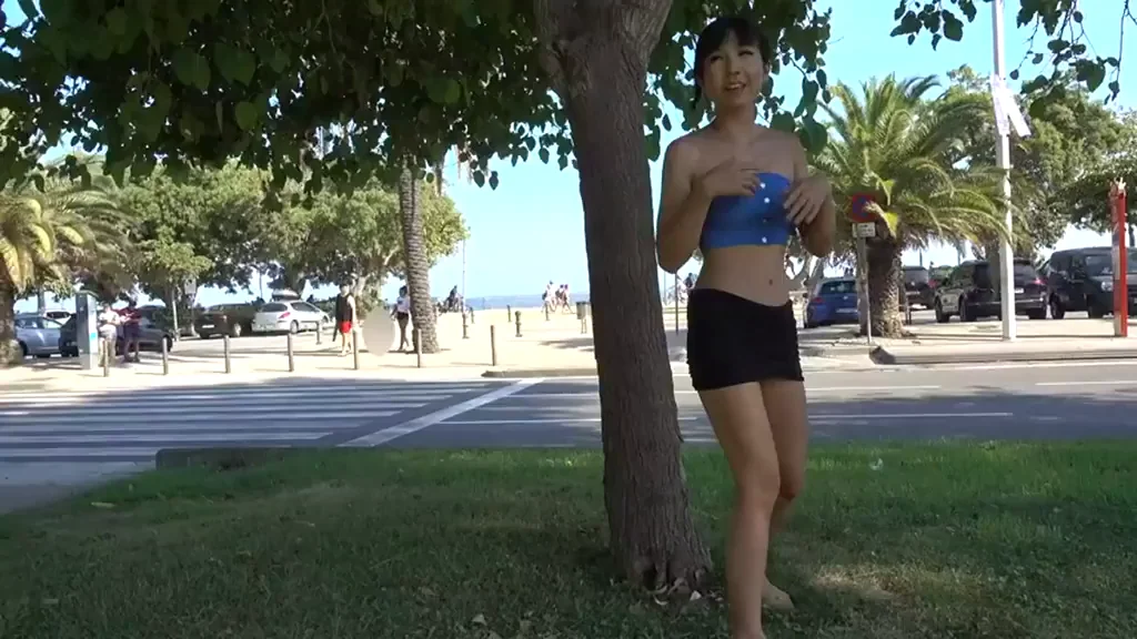 Public Tease: Ripping Off My Top by the Beach 🌴🔥