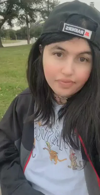 Coffee Spill Makes My Huge Tits Pop Out in Public ☕🍈🍈