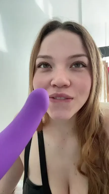 Is this little girl even legal?