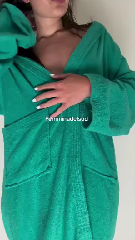 Kiss and lick my tits â¤ï¸ they are very sensitive (OC)