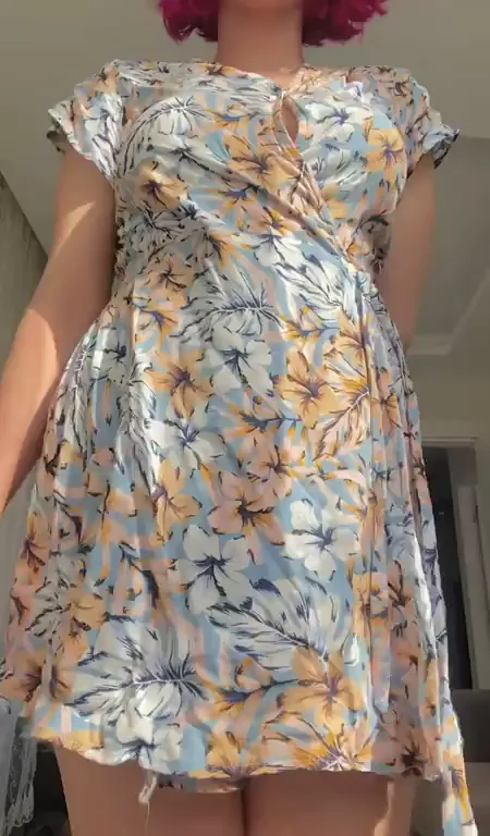 Thick Arab Babe Teases Simps with Her Juicy Curves [OC]