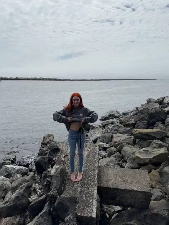 Beachy Boobs Tease 😍🌊💦