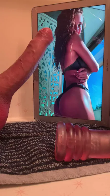 Lots of cum