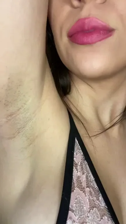 Say hi if you'd fuck mommy