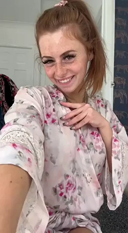 Say hi if you haven't been with a redhead girl yet