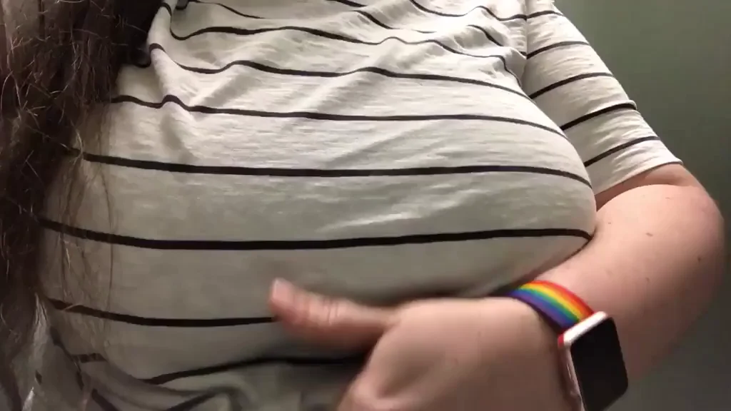 Dropping my milf tiddies