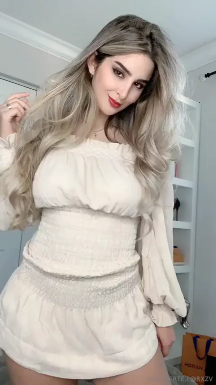 🔥 Watch Your Back: Massive Booty Surprise! 🍑💥