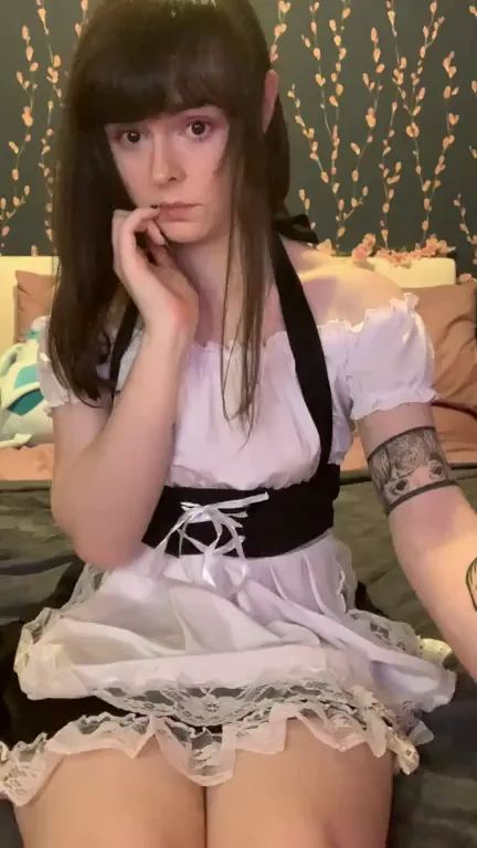 🧹 Naughty Trans Maid Cock Tease: Serve My Thick Dick Master! 🍆💦