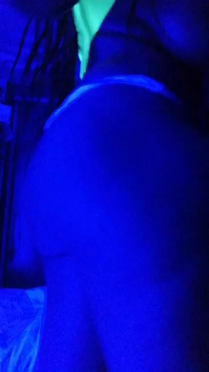 First Date Fuck? 😈 Slimthick Ebony Spreads That Juicy Ass 🍑🔥