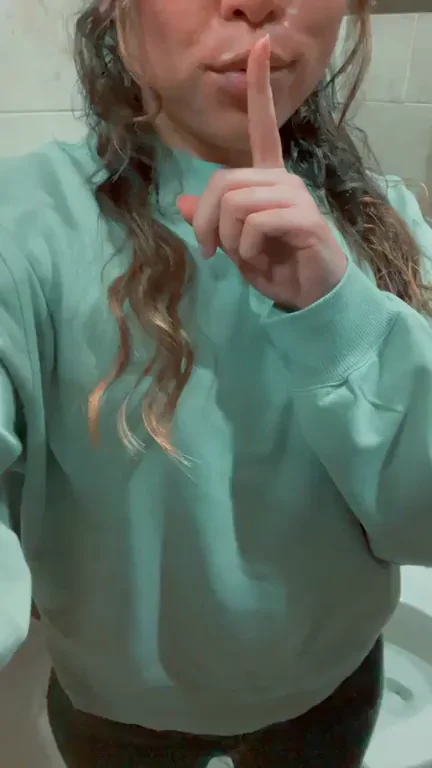 Wanna meet me in the bathroom at work?!
