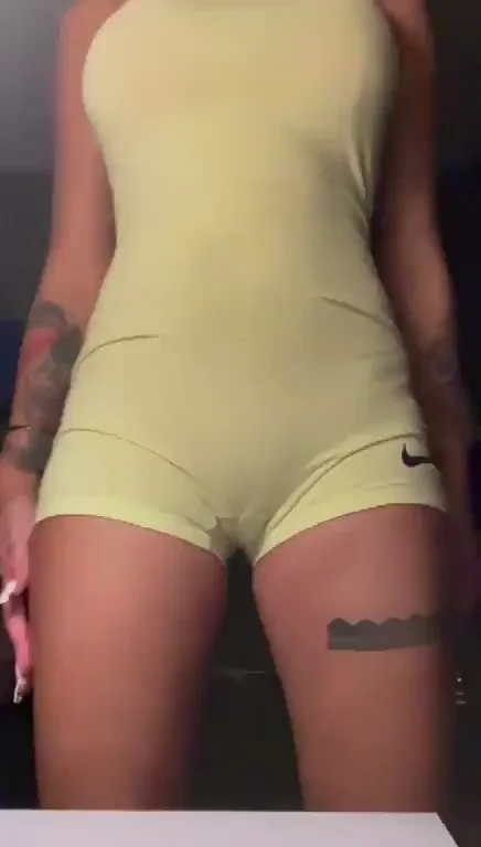 Peek My Juicy Pussy in This Tight Yellow Nike Outfit? 👀🍑