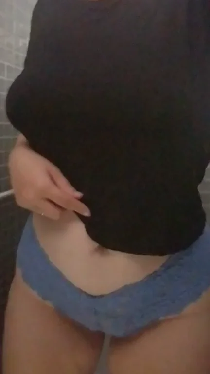 Roller rink titty drop with booty ?