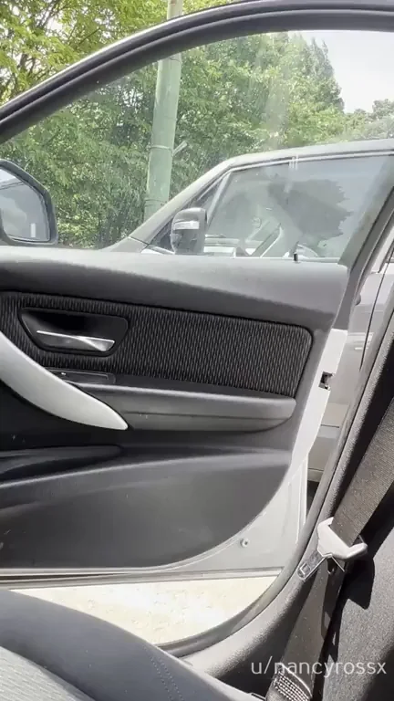 Thick Slut Sizzles Hotter Than Chili Sauce in the Car