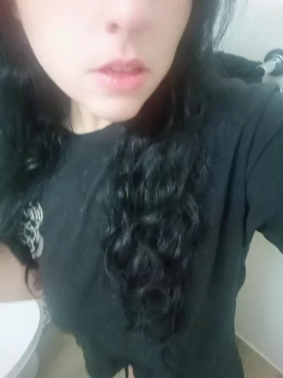 35yo Mom of One Sucking Lollipop & Flashing Juicy Pussy 😈🍭
