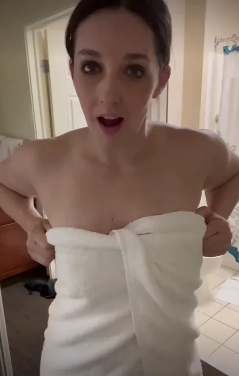 Hot Babe Teases Pussy Reveal Under Towel 😈👅💦