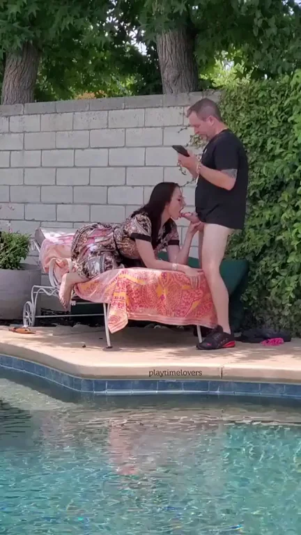 Sexy cock sucking to that 80's sound [MF]