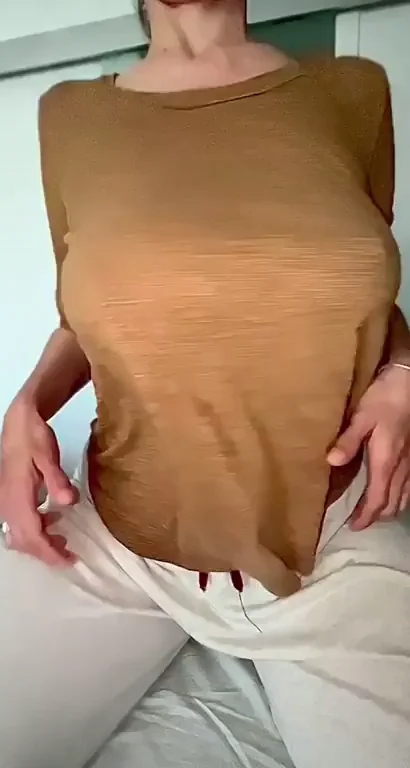 My natural boobs shaking|