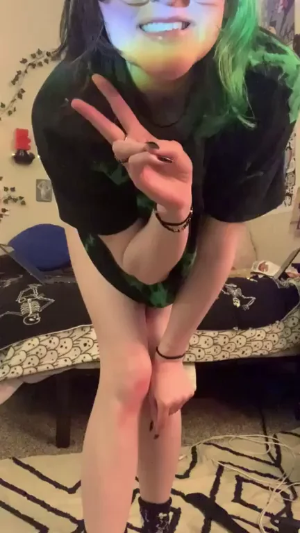 I've been having trouble sleeping, I need someone to make me cum before bed