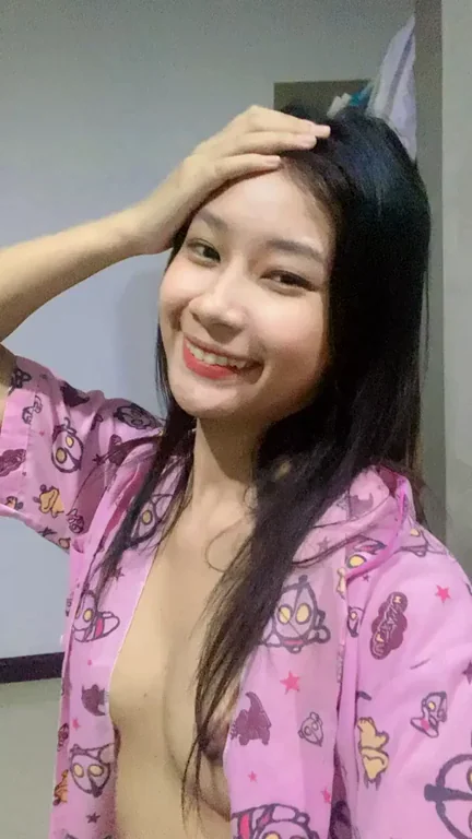College Slut Flashes Her Perky Tits - Like What You See?