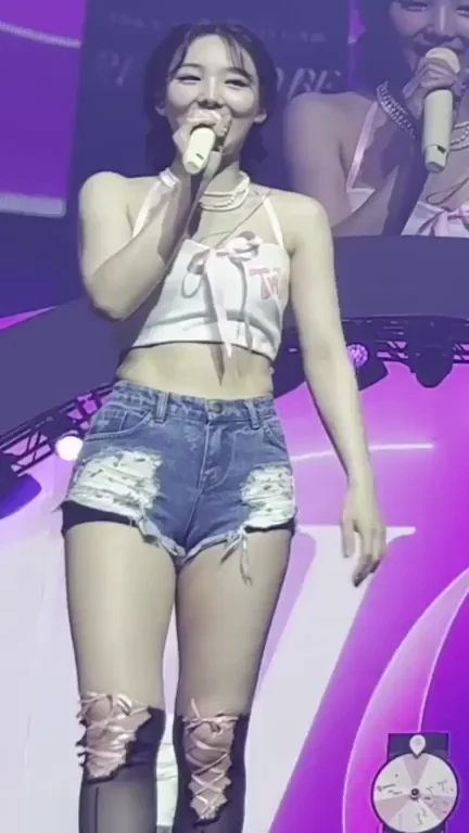 TWICE - Nayeon