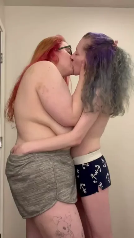 her hands were made for my body