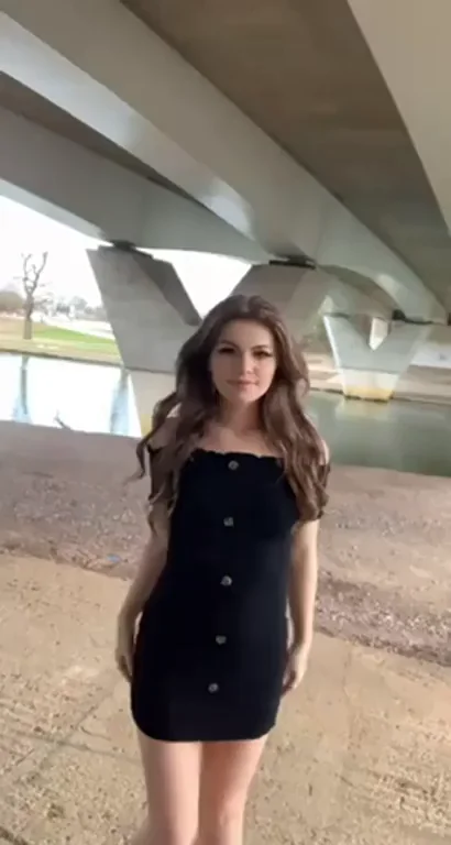 Well... im sure he didnt mind the view! [gif]
