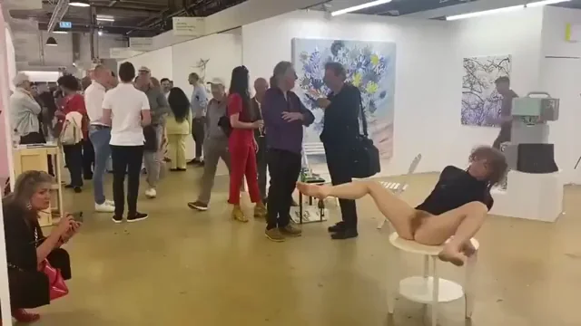 Photoshoot in a public