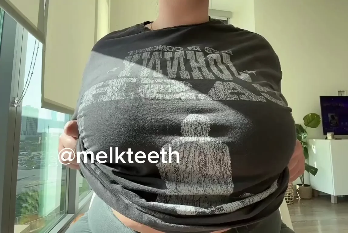 Wanna Play with My Massive Areola Tits? 😈🍈🍈