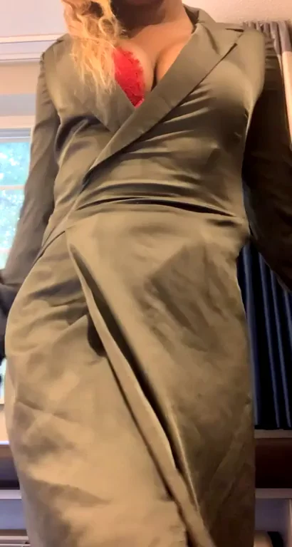 Filipina Slut Begs for Recognition with Her Juicy Ass 🍑🔥