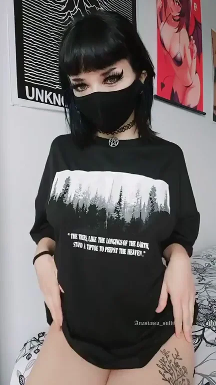 Goth Mommy's Juicy Titty Drop Tease 🖤