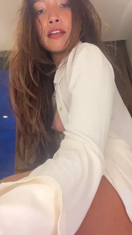 Amateur Slut's Tight Pussy Craves Tongue Worship from Behind